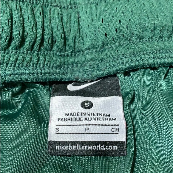NWOT Oregon Ducks Nike basketball shorts - Picture 4 of 7